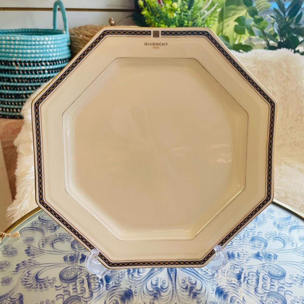Givenchy Paris Yamaka International Japan Porcelain/Bone Cuina Octagon Plate